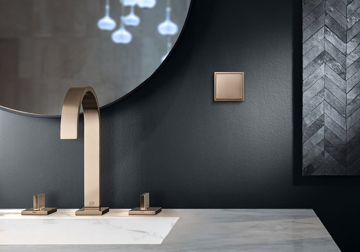 DORNBRACHT x JUNG: Perfektion in Bronze