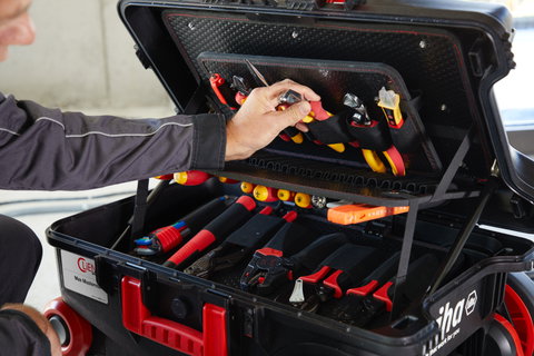 Wenn Werkzeuge zu Kumpels werden… 10 geniale Helfer für Elektriker