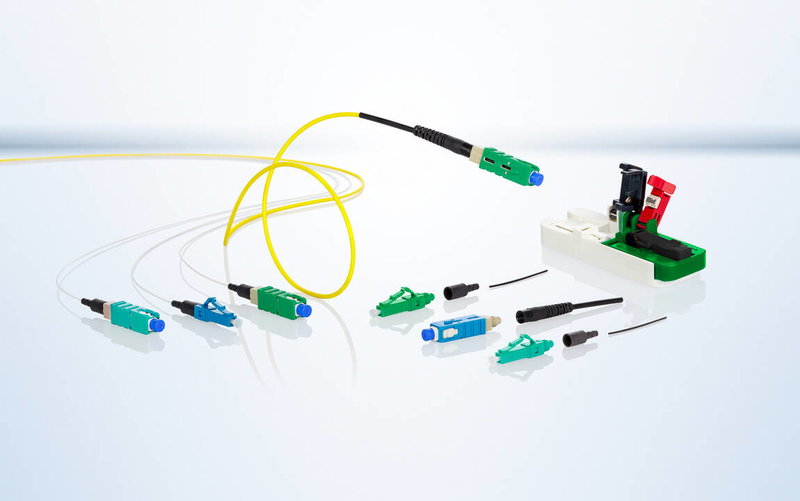 LWL-Stecker einfach und sicher anschließen - Der feldkonfektionierbare OpDAT FASTTM Hybrid Stecker