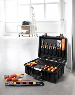 Lucirse en las obras con el equipamiento profesional para electricistas