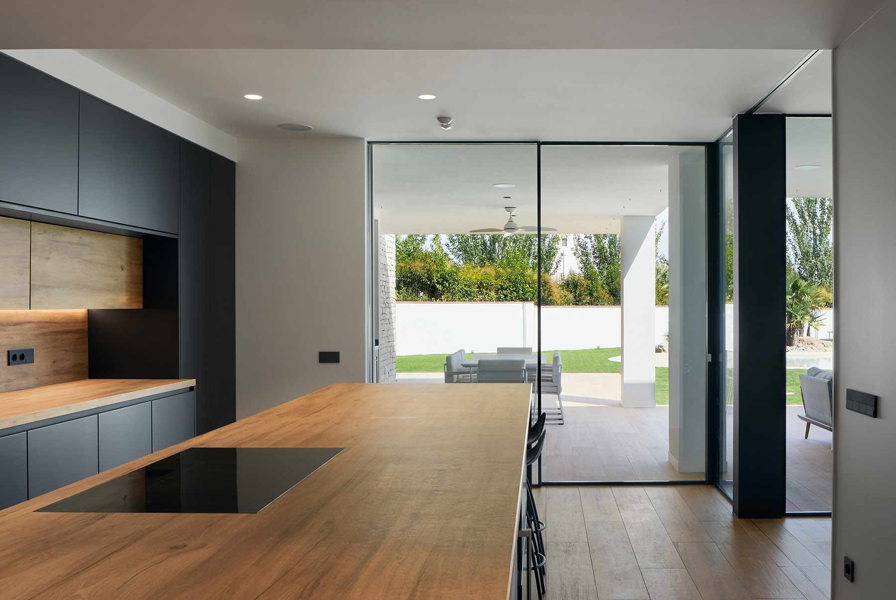 content gallery 1