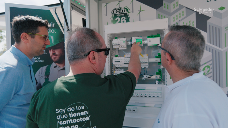 Schneider Electric impulsa una nueva etapa de la Ruta 26 para acercar la tecnología energética al electricista profesional