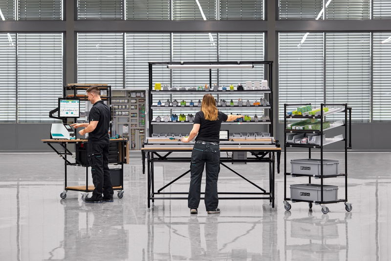 Sistemas de estación de trabajo modulares para procesos eficientes en la fabricación de armarios de control