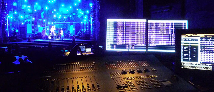 Iluminación en barra de restaurante y bar