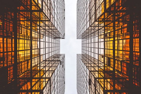 Schneider Electric apporte ses solutions aux acteurs du bâtiment pour répondre aux exigences du décret tertiaire