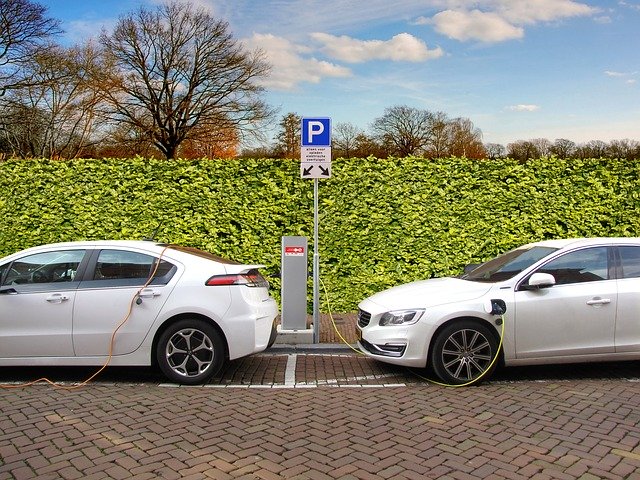IRVE : l’arrêté du 23 décembre précise le dimensionnement des installations électriques dans les emplacements de stationnement