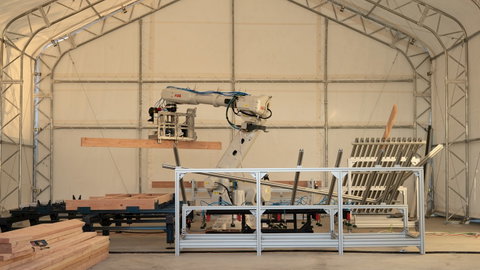 ABB et Cosmic Buildings utilisent des robots alimentés par l'IA pour reconstruire les habitations de Los Angeles touchées par les incendies