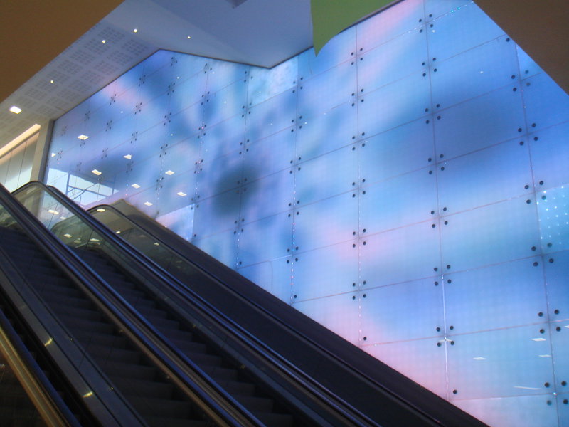Philips Lighting iColor Flex SLX LED catches the eye at St David's Shopping Centre
