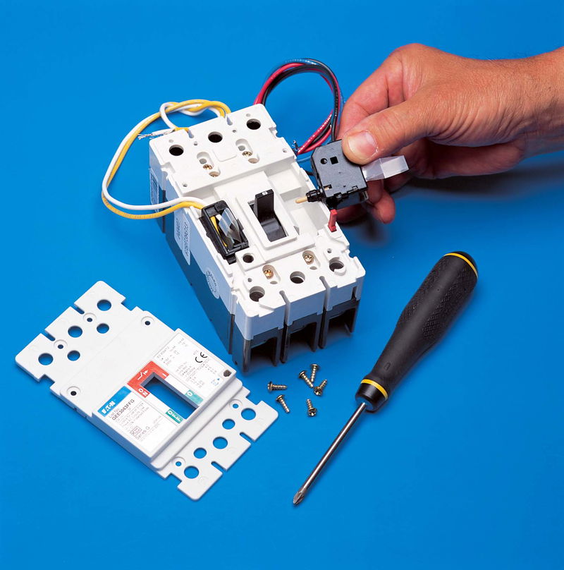 Fast delivery and easy installation with Eaton’s new MCCB