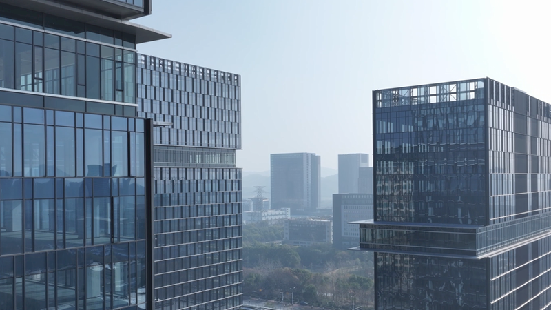 New Schneider Electric research finds UK industry lags in autonomous operations despite strong push to accelerate adoption