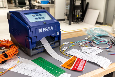BradyPrinter i4311: Stampa di etichette industriali senza cavi