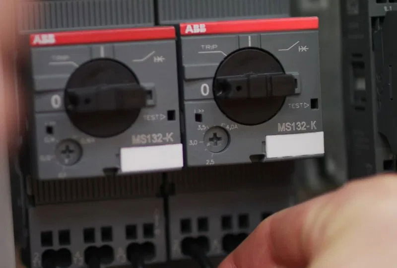 ABB: avviamento motori più veloce con la tecnologia push-in