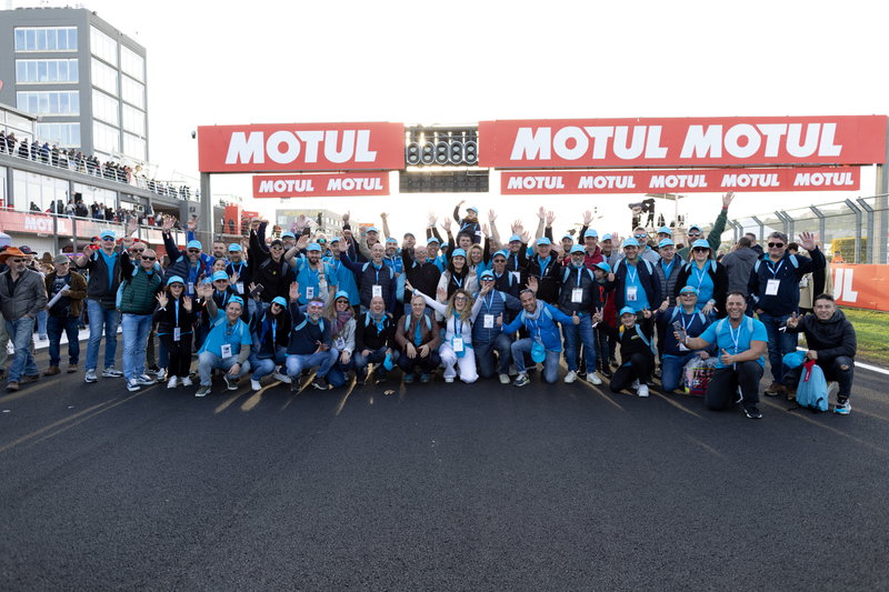 MOTOGP: LA CURVA AZZURRA COMOLI FERRARI ALLA TAPPA CONLCUSIVA DI VALENCIA