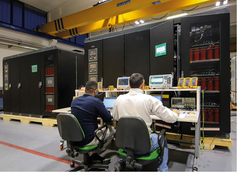 2 Oxygen pronti a compensare i buchi di tensione nel settore automotive