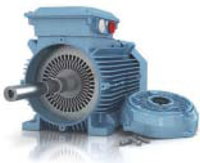 Conjunto de motor de relutância síncrono de potência aumentada e conversor de frequência