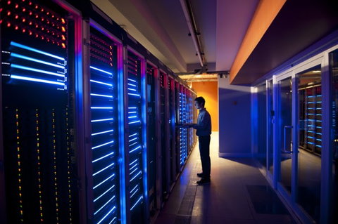 Schneider Electric e Compass Datacenters expandem parceria com acordo plurianual de tecnologia de Data Centers no valor de 3 mil milhões de dólares