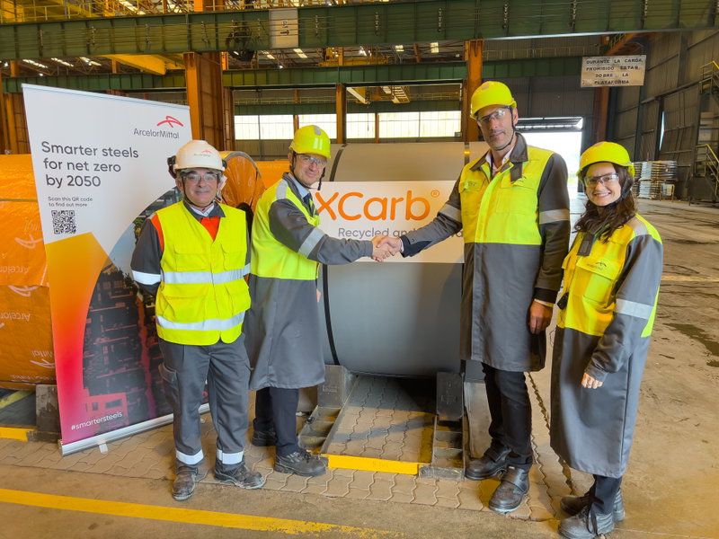 Schneider Electric estabelece parceria com ArcelorMittal para aço com baixo teor de carbono para reduzir o impacto ambiental dos seus produtos