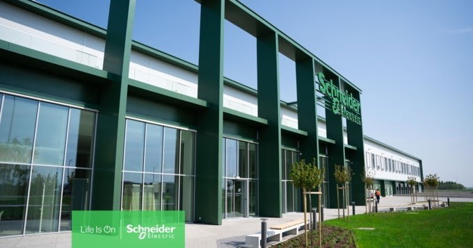 Schneider Electric abre nova fábrica inteligente na Hungria e aumenta capacidade de produção na Europa