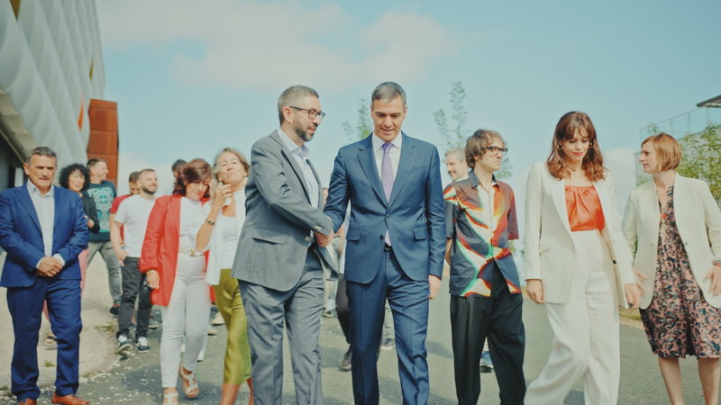 O Presidente Pedro Sánchez visita as instalações da Veltium