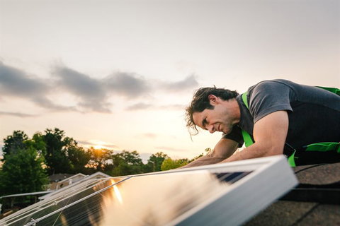 Brist på installatörer hotar regeringens klimatmål