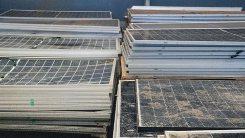 150 000 ton solpaneler riskerar bli avfall - ny färdplan visar hur de kan tas till vara