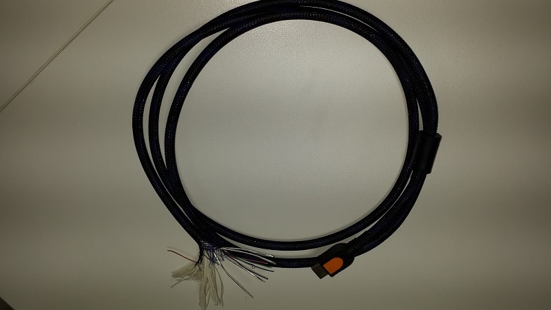 HDMI ve VGA Prizi Bağlantısı