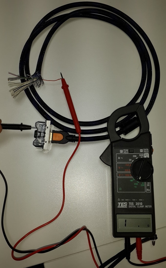 HDMI ve VGA Prizi Bağlantısı