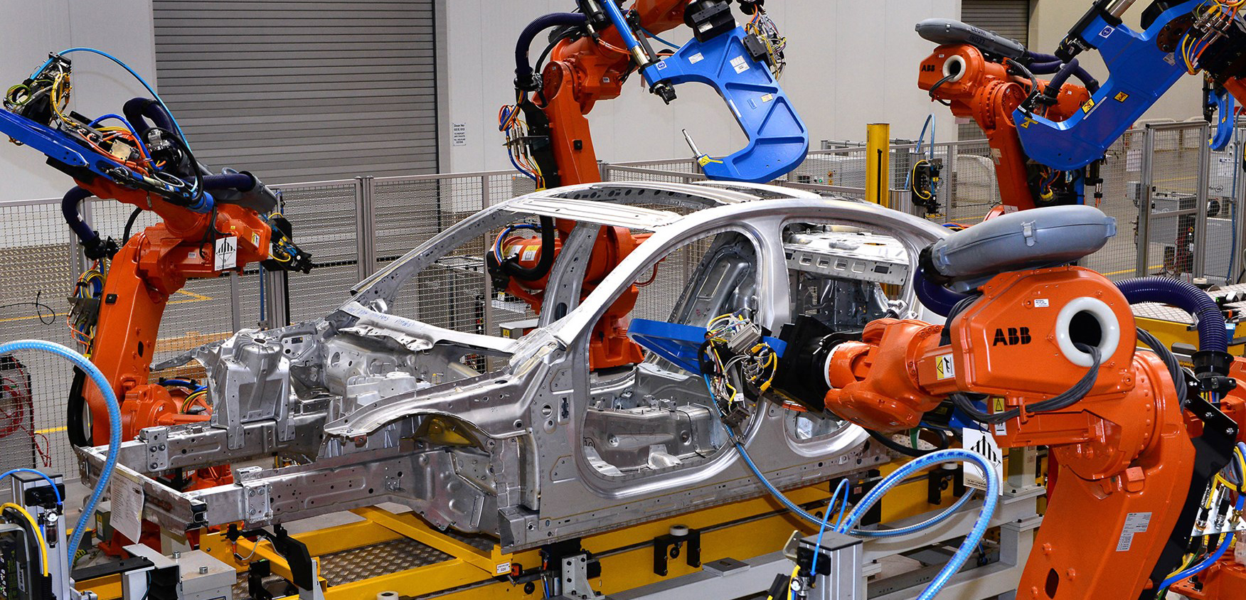 Otomasyon sistemlerinde makine gücü insan gücünün yerini almaktadır.