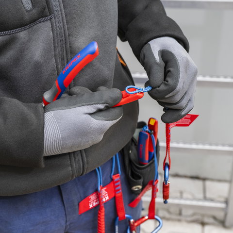 Multi-component handles are now even more comfortable to use: KNIPEX presents new three-component Comfort Handles