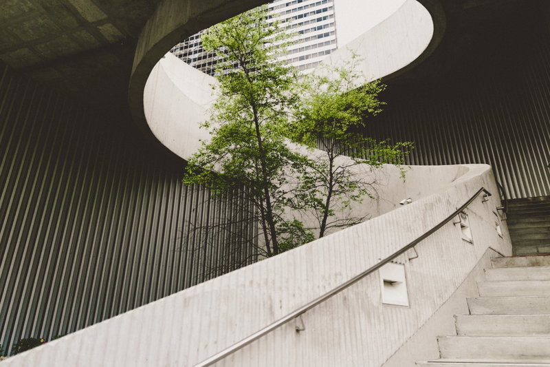 Empowering facilities managers: intelligent building services for sustainable and resilient energy practices